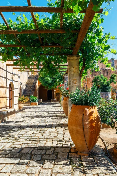 Avlunun Arkadi manastır adasında Crete, Yunanistan