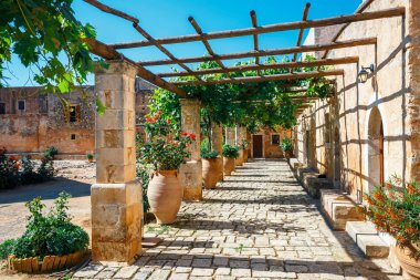 Avlunun Arkadi manastır adasında Crete, Yunanistan