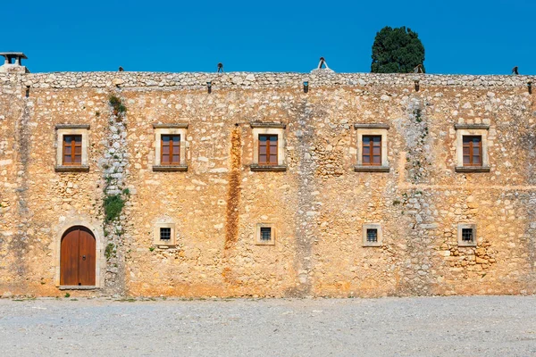 アルカーディ修道院は、レシムノン, クレタ島、ギリシャの南東に位置しています — ストック写真