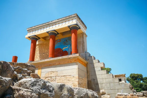 风景秀丽的克诺索斯希腊克里特岛米诺斯宫殿废墟 — 图库照片