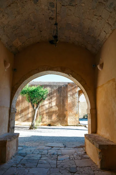  Geçit Batı kapısında Arkadi Manastırı, Arkadi, Crete, Yunanistan