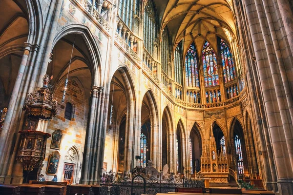 Repubblica Ceca, Praga - 30 settembre 2017: Interno della Cattedrale di San Vito al Castello di Praga, Repubblica Ceca — Foto Stock