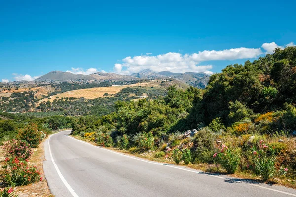 Beau paysage de montagne près de Kritsa Village, Katharo Plateau, Crète, Grèce — Photo