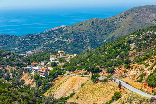 ギリシャラシティ アイオス ・ ニコラオス港村、Katharo 高原近くの美しい山の風景 — ストック写真