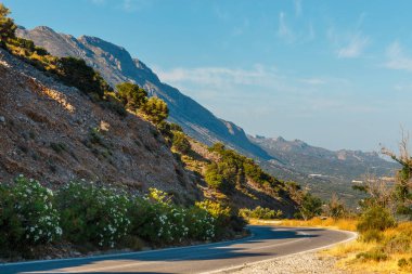Güzel dağ manzarası yakınındaki Kritsa Köyü, Katharo Yaylası, Crete, Yunanistan