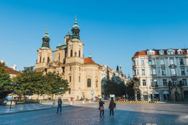 Çek Cumhuriyeti, Prag, 29 Eylül 2017: Sonbahar sabahı Old Town square. Çek Cumhuriyeti'nin başkenti Prag'da Cityscape