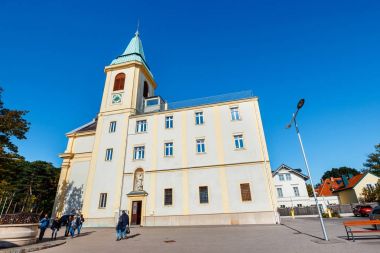 Vienna, Avusturya - 15 Ekim, 2016: Tousists St. Josefskirche Kahlenberg Viyana, Avusturya, ziyaret