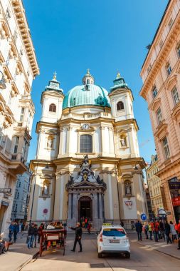 Viyana, Avusturya, 15 Ekim 2016: Turist Graben sokakta, Viyana, Avusturya, en ünlü caddelerinden biri