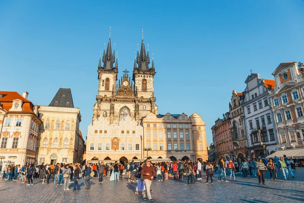 Prague, Czech Republic, Semptember 29, 2017:  view of Old Town square in Prague in a beautiful autumn day, Czech Republic — Stock Photo, Image