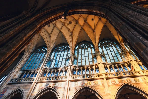 República Checa, Praga - 30 de septiembre de 2017: Interior de la Catedral de San Vito en el Castillo de Praga, República Checa — Foto de Stock