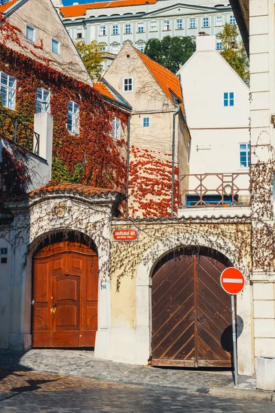 Old and colorful streets in the old town of Prague, Czech Republic — Stock Photo, Image