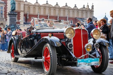 Krakow, Polonya - 15 Mayıs 2015: Zafer rallide vintage otomobil Krakow, Polonya