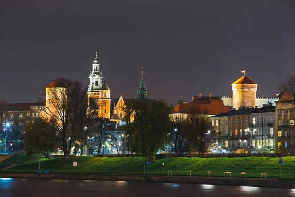 Vue de nuit du château de Wawel à Cracovie, Pologne — Photo