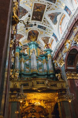 Czestochowa, Polonya, 29 Nisan 2015: iç Jasna Gora kutsal alanın içinde Çestohova, Polonya. Çok önemli ve en popüler pilgrimary yer Polonya