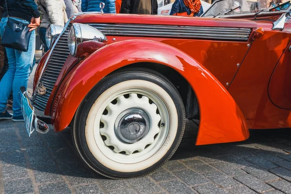 Krakov, Polsko - 15. května 2015: Klasické staré Jawa na rally historických automobilů v Krakow, Polsko — Stock fotografie