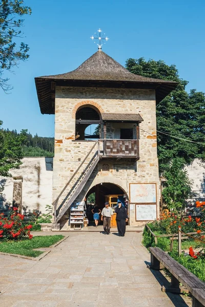 Voronet, Romania, July 06, 2015: Voronet Monastery is a famous painted monastery in Romania — Stock Photo, Image