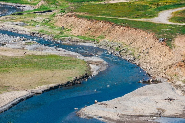 Lac Vidra est situé dans les montagnes Parang, Roumanie — Photo