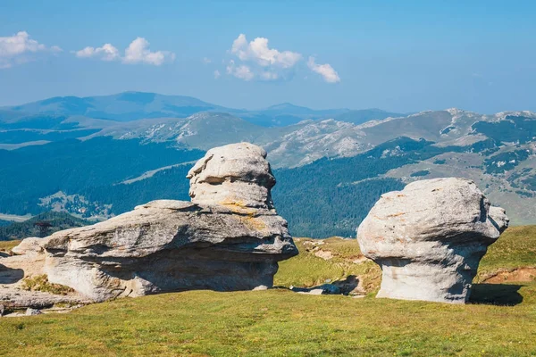 Geomorphologic rocky strukturer i Bucegibergen, Rumänien — Stockfoto