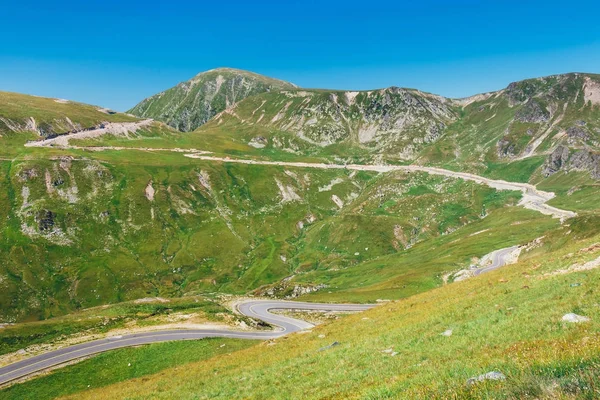 Vackra bergslandskap Parang bergen i Rumänien — Stockfoto