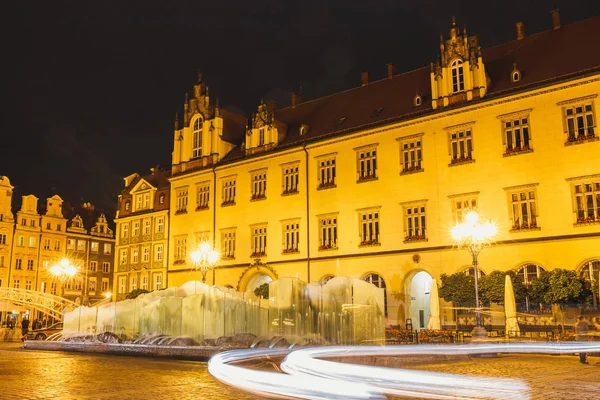 Wroclaw, Poland, January 27, 2016: Night view of Market Square and Town Hall in Wroclaw. Wroclaw is the largest city in western Poland and historical capital of Silesia — Stock Photo, Image