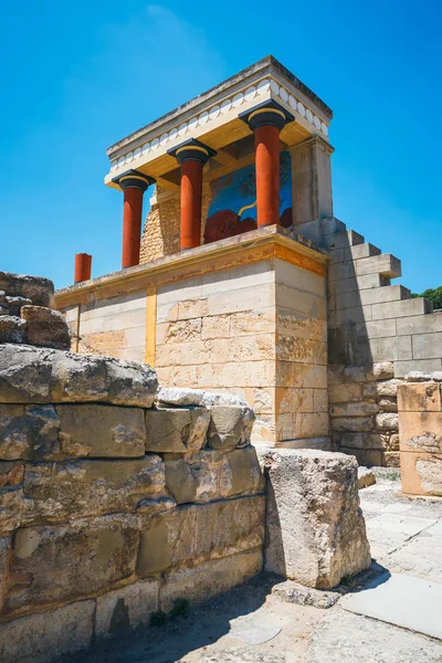 Natursköna ruinerna av den minoiska palatset i Knossos på Kreta, Grekland — Stockfoto