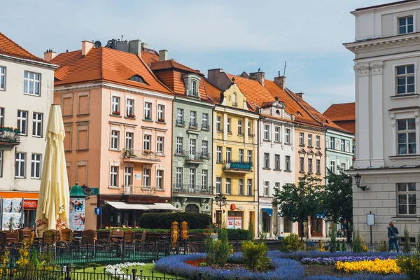 Polónia, Kalisz, 25 de maio de 2015: Praça principal em Kalisz, uma das cidades mais antigas da Polónia — Fotografia de Stock