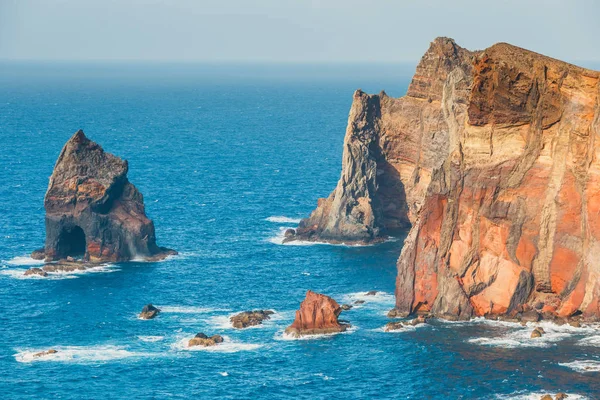 Klippen am Ponta de Sao Lourenco, Madeira, Portugal — Stockfoto