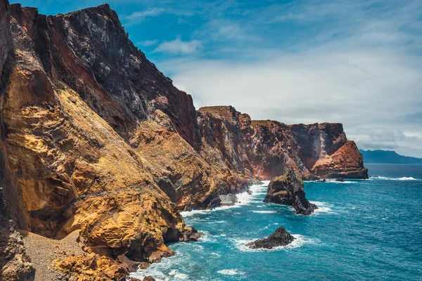 Klippen am Ponta de Sao Lourenco, Madeira, Portugal — Stockfoto