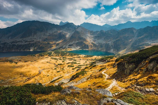 Autunno in cinque laghi valle in Alti Monti Tatra, Polonia — Foto Stock