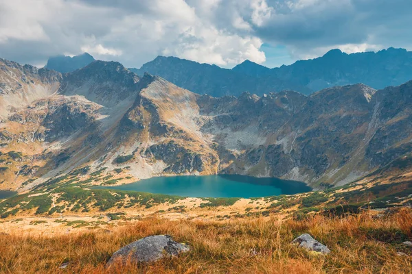 Fem sjöar dalen i Höga Tatrabergen, Polen — Stockfoto