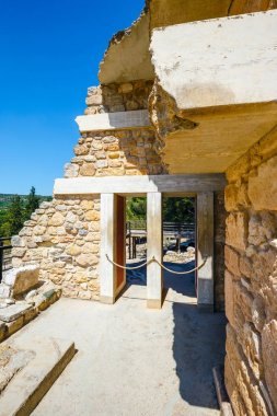 Knossos, Girit, 10 Haziran 2017: Doğal kalıntıları Minos Palace Knossos. En büyük Tunç Çağı arkeolojik sitesi Minoan medeniyet ve kültür Girit Knossos Sarayı olduğunu