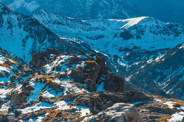 Eerste sneeuw in de bergen, Red pieken, Tatra bergen — Stockfoto