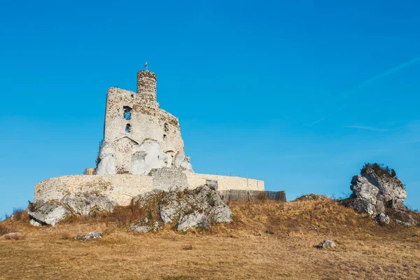 Ruínas do castelo medieval em Mirow, Polônia — Fotografia de Stock