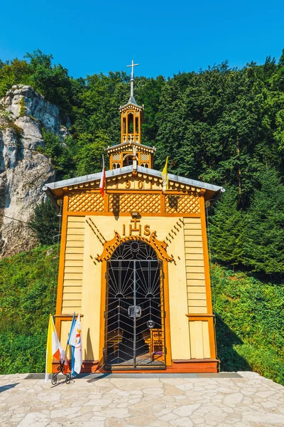 Kapelle auf dem Wasser im Nationalpark Ojcow bei Krakau, Polen — Stockfoto