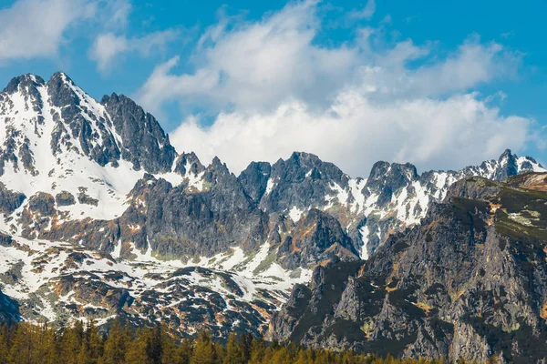 Manzara yüksek Tatra Dağları, Strbske Pleso, Slovakya — Stok fotoğraf