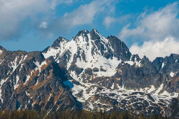 Paesaggio delle montagne degli Alti Tatra, Strbske Pleso, Slovacchia — Foto Stock