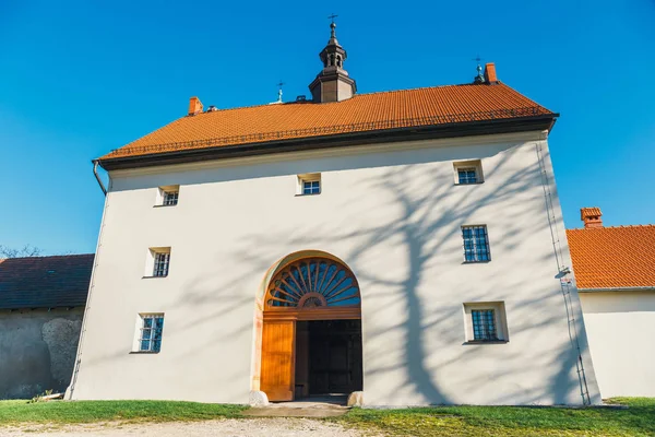 Camaldolese монастир на пагорбі в районі Бєлани, Краків, Польща — стокове фото