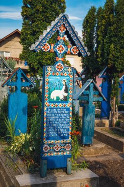 Sapanta, Romanya - 04 Temmuz, 2015-neşeli mezarlığı Sapanta in, Maramures, Romanya. Bu mezarlık Romanya ve dünyada benzersizdir