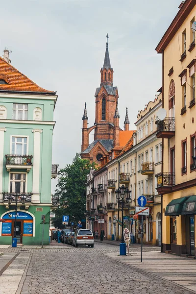 Polónia, Kalisz, 25 de maio de 2015: Praça principal em Kalisz, uma das cidades mais antigas da Polónia — Fotografia de Stock