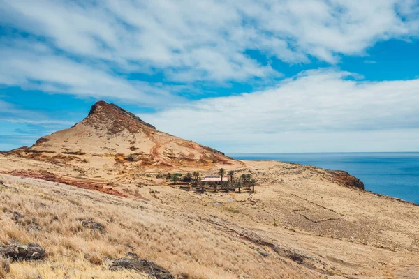 Falésias na Ponta de São Lourenco, Madeira, Portugal — Fotografia de Stock