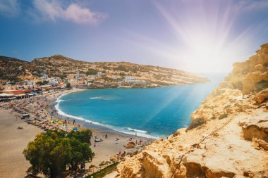 Matala plaj ve mağaralar buzlu, Crete, Yunanistan