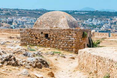 Rethymno, Yunanistan'ın Girit adalarında Fortezza Venedik kalesinin Harabeleri