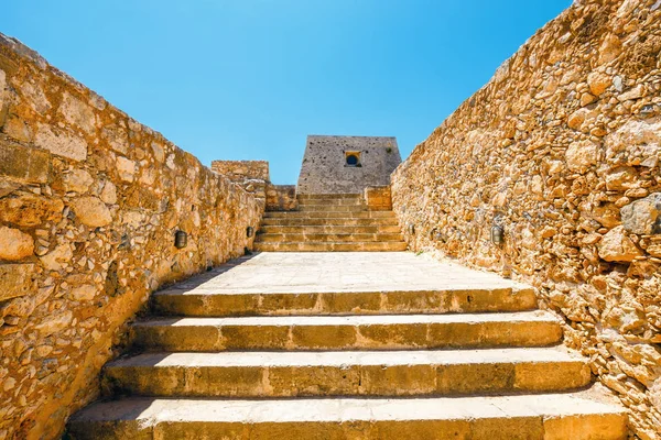 Ruins of venetian fortress Fortezza in Rethymno on Crete Island, Greece — Stock Photo, Image