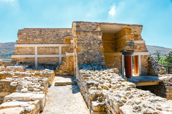 Natursköna ruinerna av den minoiska palatset i Knossos på Kreta, Grekland — Stockfoto