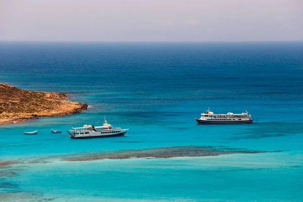 Fantastic view of Balos Lagoon and Gramvousa island on Crete, Greece. — Stock Photo, Image