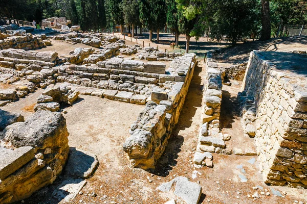 Detalhe de ruínas antigas do palácio minoico famoso de Knosos, ilha de Creta, greece — Fotografia de Stock