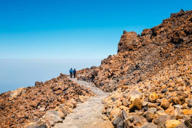 dağ yolu üstündeki el teide yanardağı, Tenerife, İspanya