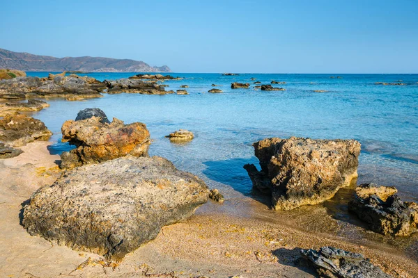 Plaża Elafonissi z różowy piasek na wyspie Kreta, Grecja — Zdjęcie stockowe