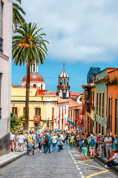 La Orotava, Tenerife, Spanyolország - 2015. június 11.: A ünnepe a Corpus Christi egyike a mélyen gyökerező hagyományokat, Tenerife — Stock Fotó