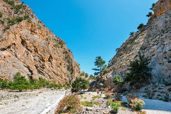 Πεζοπορική διαδρομή στο φαράγγι της Σαμαριάς στην κεντρική Κρήτη, Ελλάδα — Φωτογραφία Αρχείου